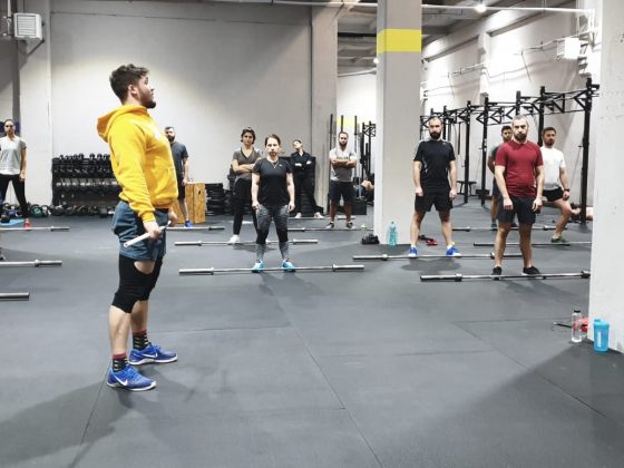 Antrenament de CrossFit cu miscari din haltere - indreptari - la Uzina CrossFit Columna